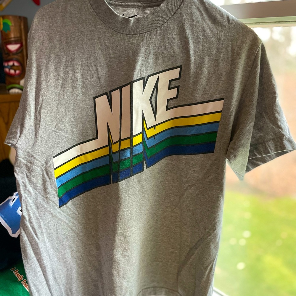 NIKE Block Letter Vintage T-shirt Men’s Size: Medium